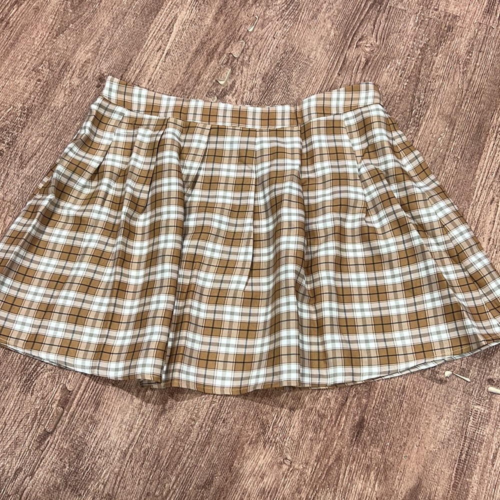 Shein Pleated Plaid‎ School Girl Skirt - Picture 4 of 9